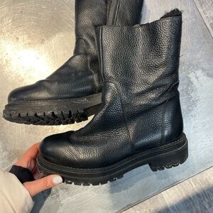 L’Intervalle Women’s Black Leather Boots for winter fur-lined